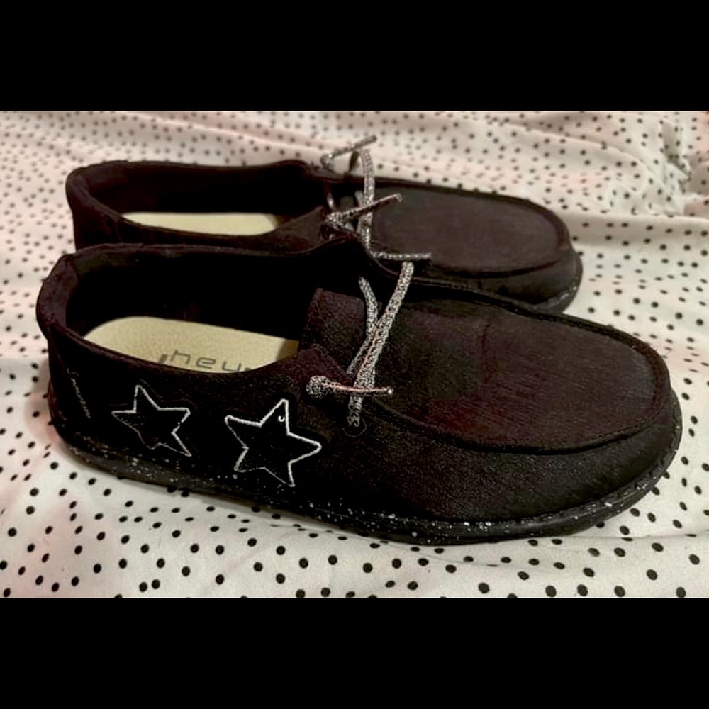 Hey Dudes youth size 3, worn once